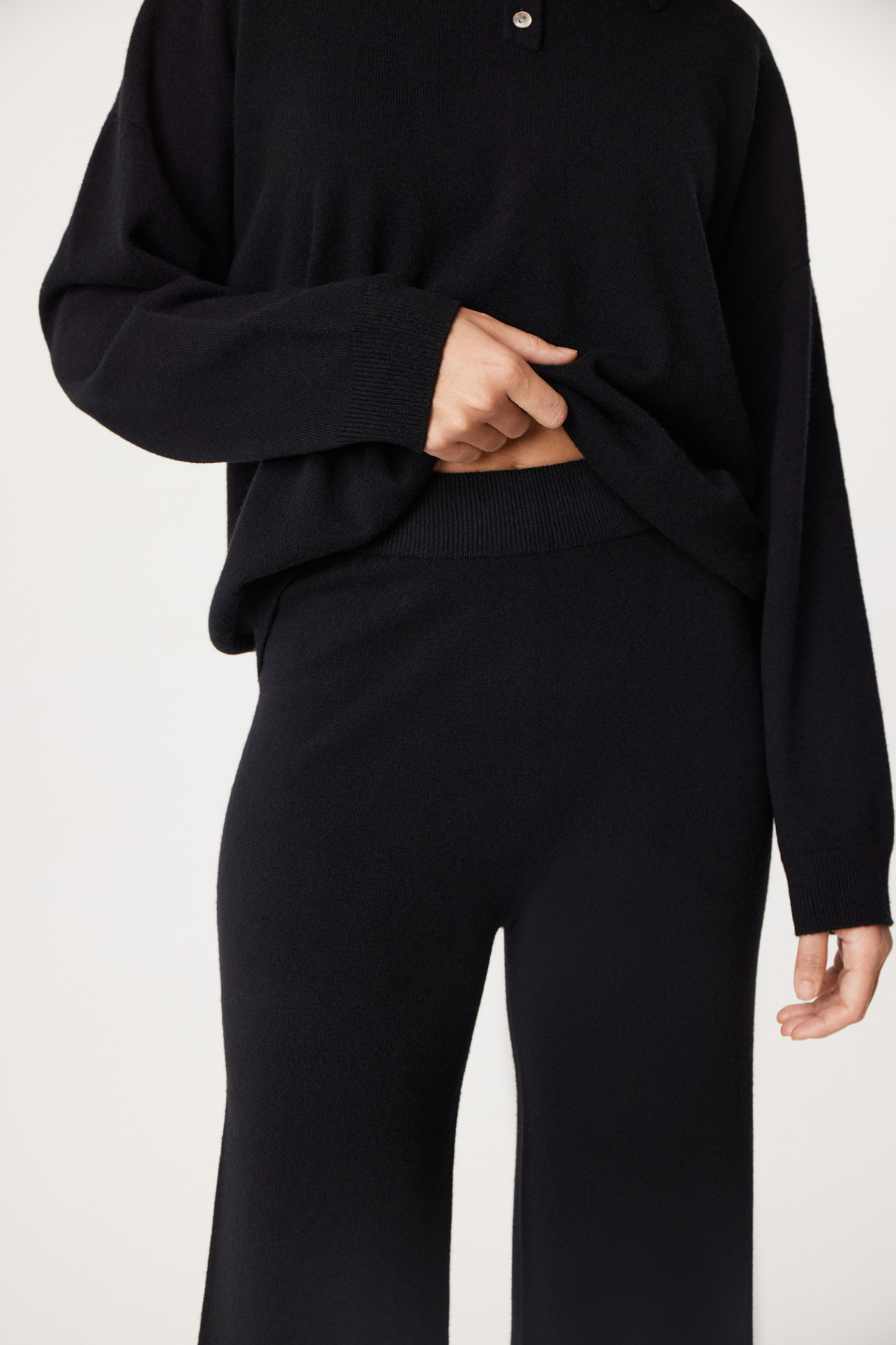 Брюки трикотажные Celestyna , черный, арт. FR23FW4PN030K200BL купить в интернет-магазине Брюки трикотажные Celestyna , черный, арт. FR23FW4PN030K200BL купить в интернет-магазине