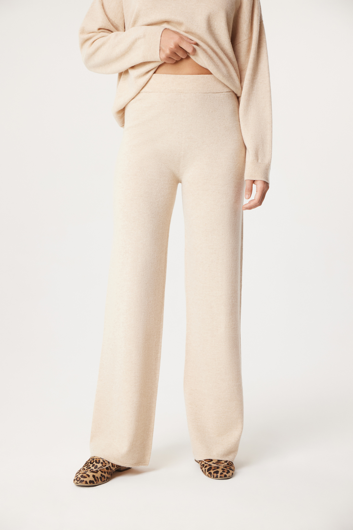 Брюки трикотажные Celestyna , бежевый, арт. FR23FW4PN030K200BG купить в интернет-магазине Брюки трикотажные Celestyna , бежевый, арт. FR23FW4PN030K200BG купить в интернет-магазине