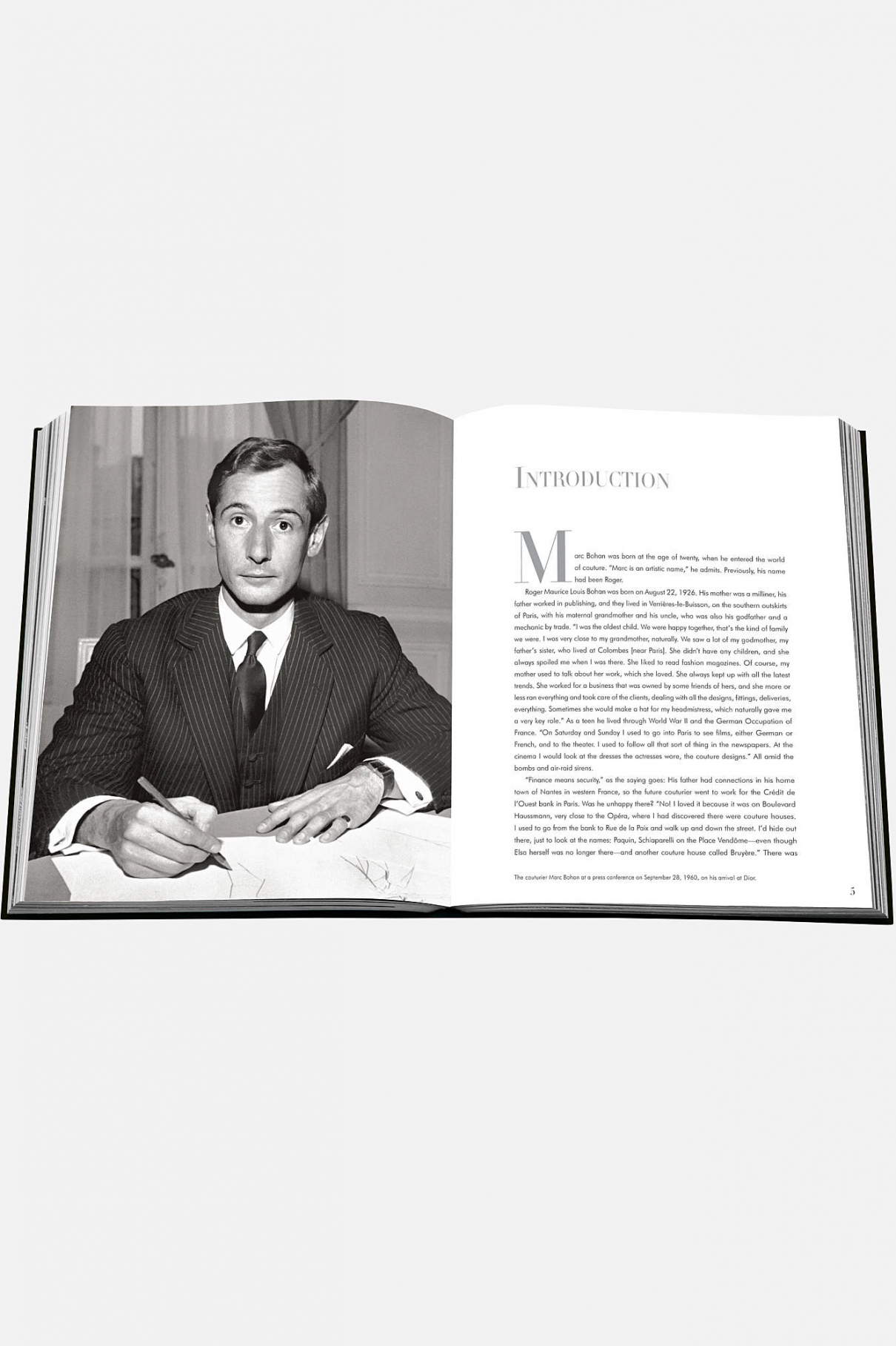Книга ASSOULINE Dior by Marc Bohan Книга ASSOULINE Dior by Marc Bohan