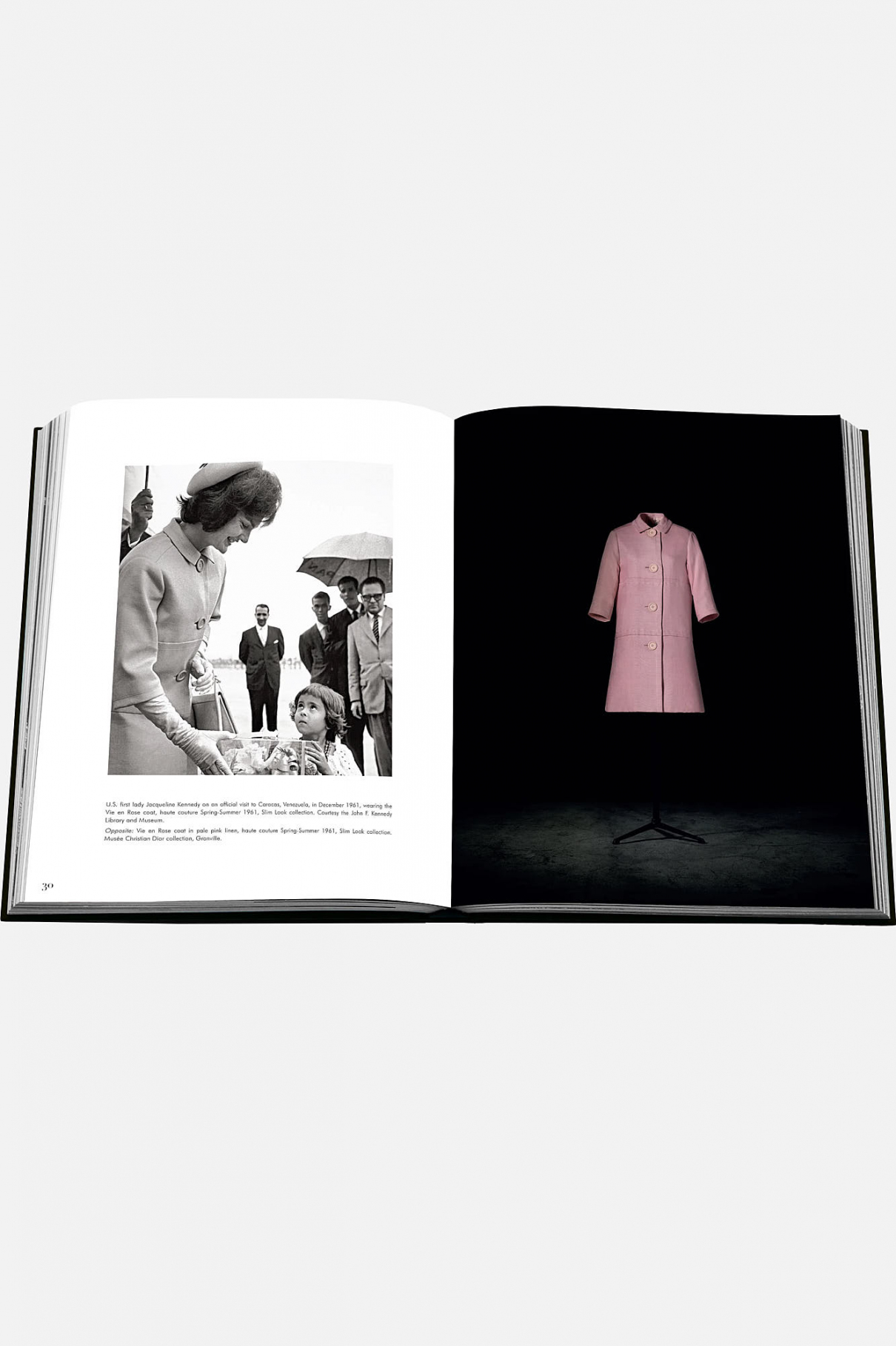 Книга ASSOULINE Dior by Marc Bohan Книга ASSOULINE Dior by Marc Bohan