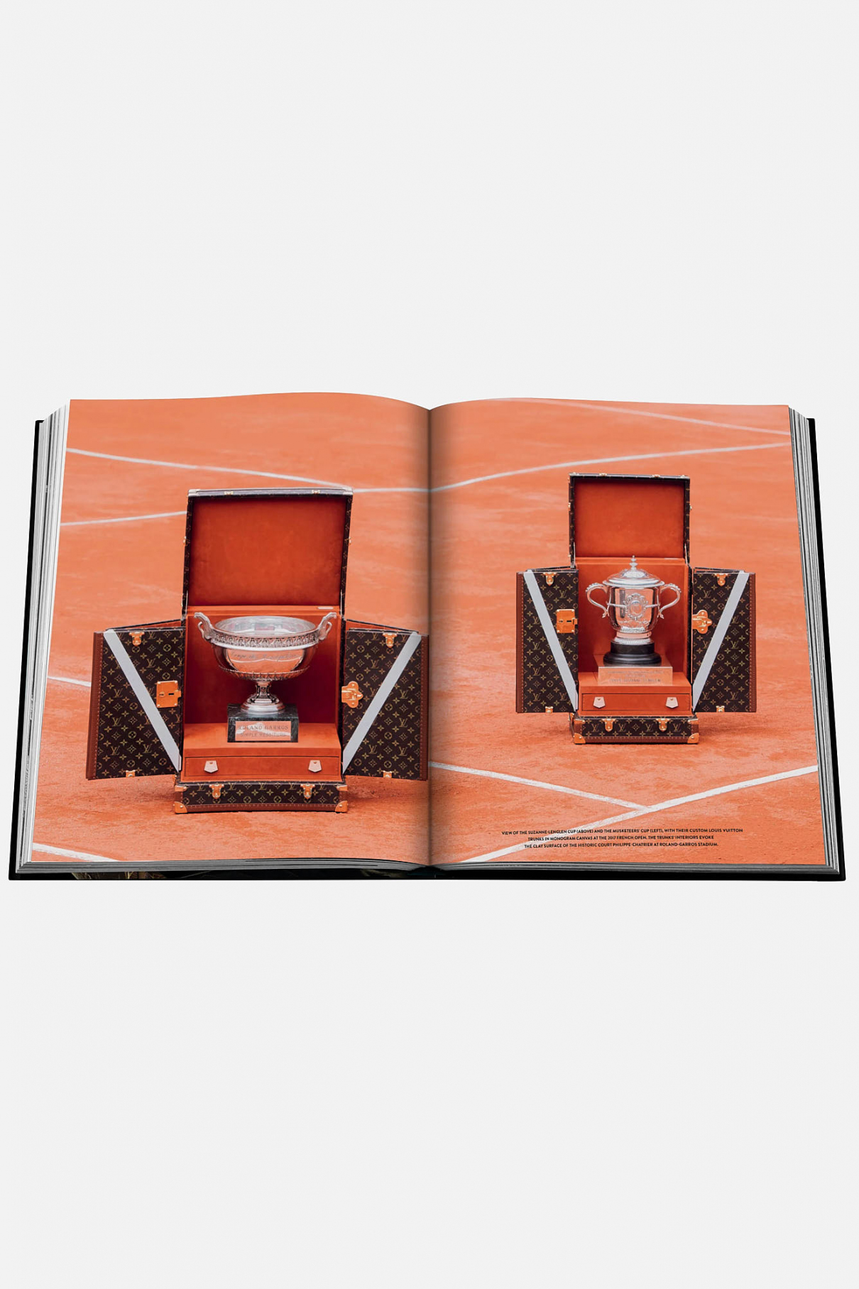 Книгa Assouline Louis Vuitton: Trophy Trunks Книгa Assouline Louis Vuitton: Trophy Trunks