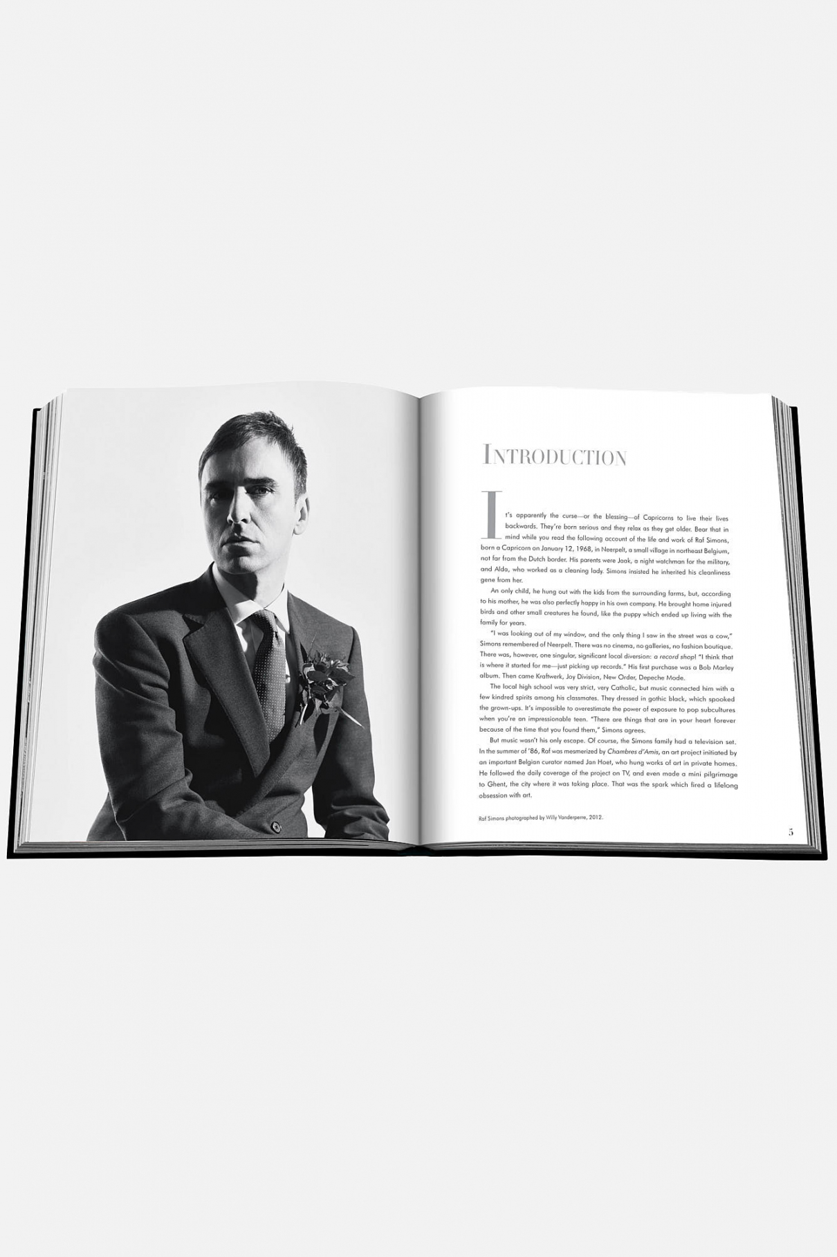 Книга ASSOULINE Dior by Raf Simons Книга ASSOULINE Dior by Raf Simons
