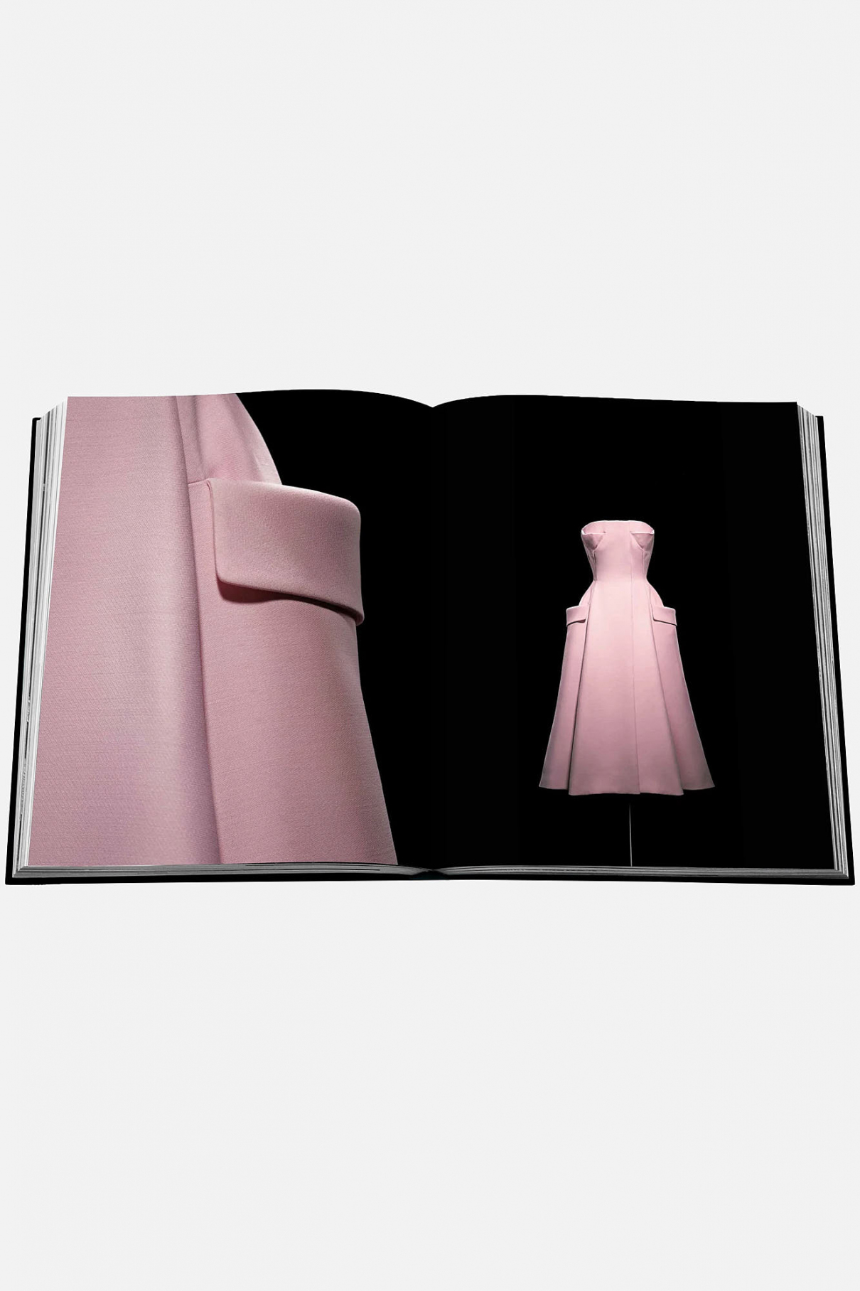 Книга ASSOULINE Dior by Raf Simons Книга ASSOULINE Dior by Raf Simons