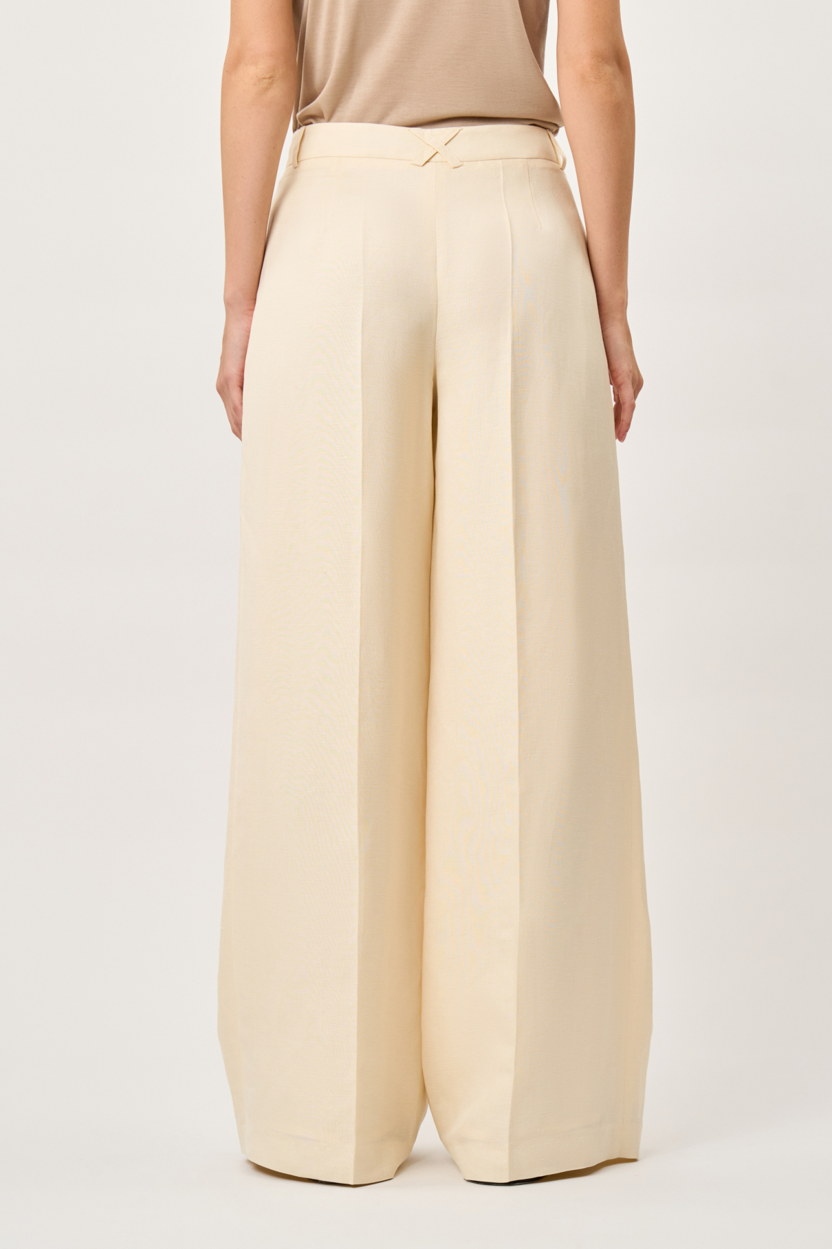 Брюки Iness , молочный, арт. FR24SS1PN03FLW350ML купить в интернет-магазине Брюки Iness , молочный, арт. FR24SS1PN03FLW350ML купить в интернет-магазине
