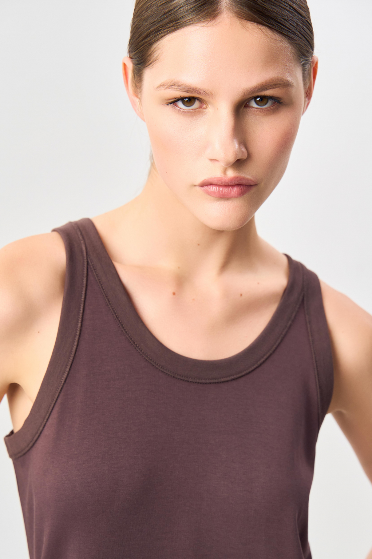 Платье трикотажное Beatrice , коричневый, арт. FR24SS1DR130W330BR купить в интернет-магазине Платье трикотажное Beatrice , коричневый, арт. FR24SS1DR130W330BR купить в интернет-магазине