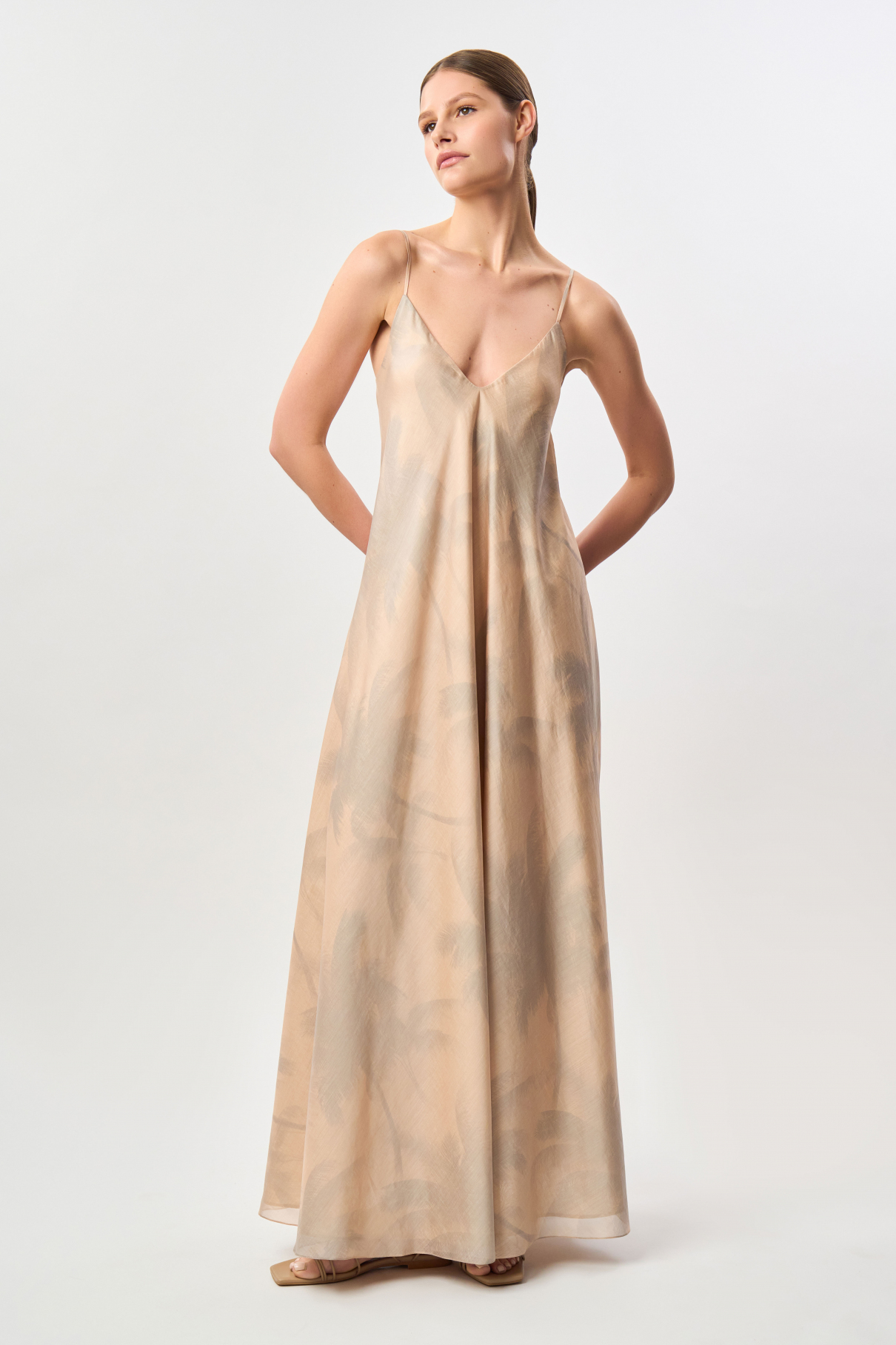 Платье сарафан Salma , бежевый, арт. FR24SS1DR63PRW230BG купить в интернет-магазине Платье сарафан Salma , бежевый, арт. FR24SS1DR63PRW230BG купить в интернет-магазине
