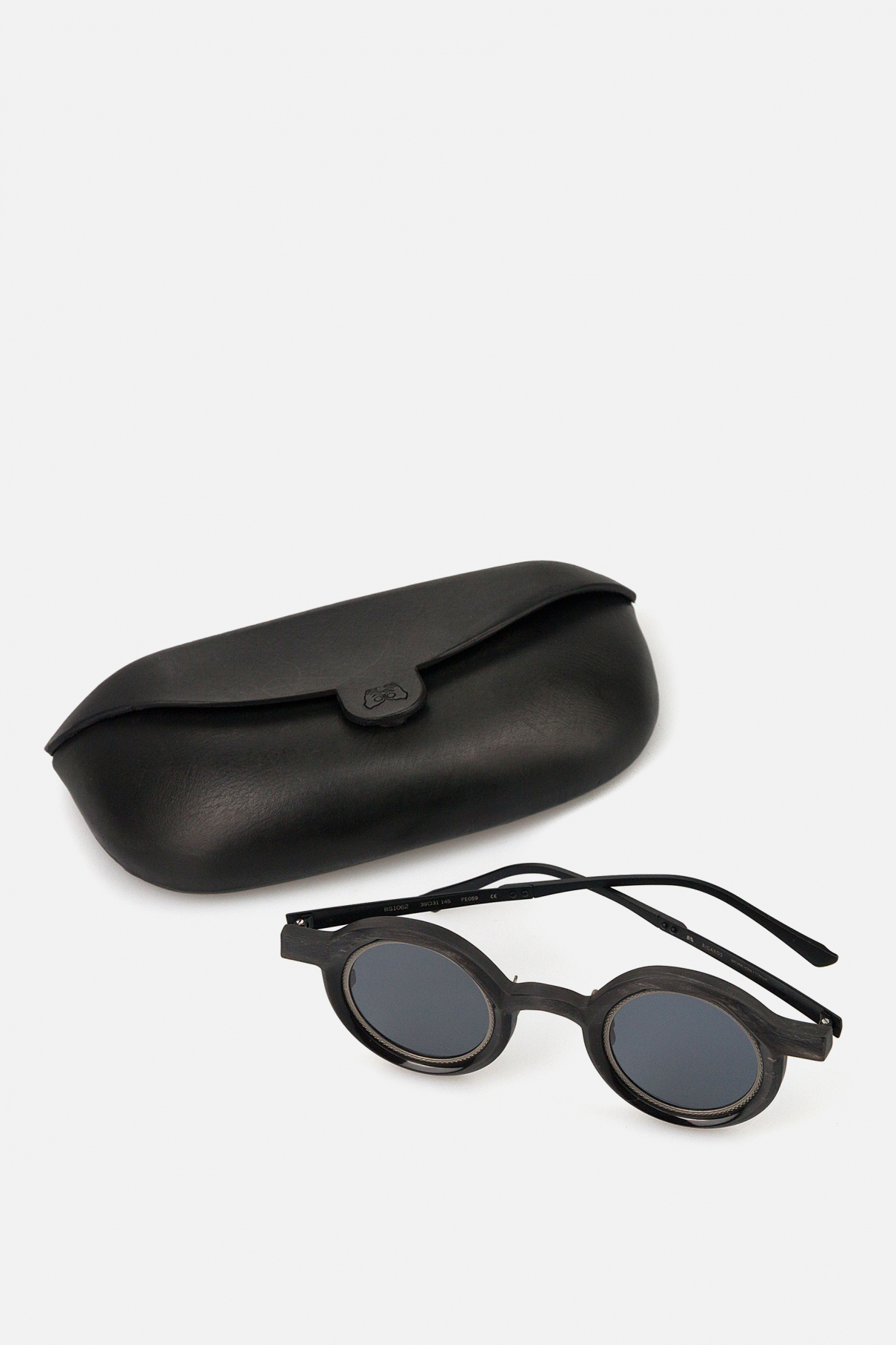 Очки солнцезащитные Rigards BLACK & WHITE X DARK GRAY , черный/белый, арт. RG1062-02-01 купить в интернет-магазине Очки солнцезащитные Rigards BLACK & WHITE X DARK GRAY , черный/белый, арт. RG1062-02-01 купить в интернет-магазине