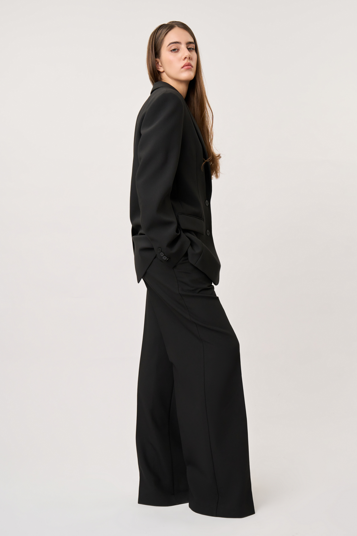 Однобортный приталенный жакет черный , чёрный, арт. FR22FW1J03W200B купить в интернет-магазине Однобортный приталенный жакет черный , чёрный, арт. FR22FW1J03W200B купить в интернет-магазине