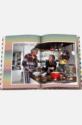 Книга ASSOULINE The Missoni Family Cookbook ,  арт. 9781614286646 купить в интернет-магазине