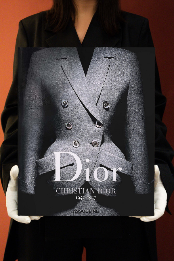 Книга ASSOULINE Dior by Christian Dior